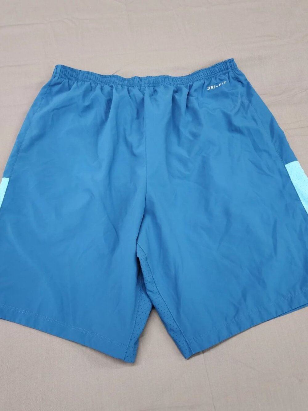 Nike Dri-Fit Athletic Shorts Men's XL Blue Mesh Pockets 9 Inseam Drawstring - Picture 2 of 11
